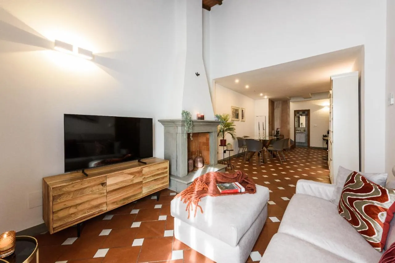Apartments Florence- Faenza Terrace location