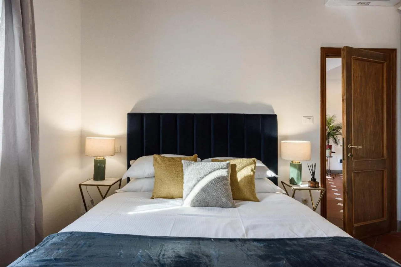Apartments Florence- Faenza Terrace Florence